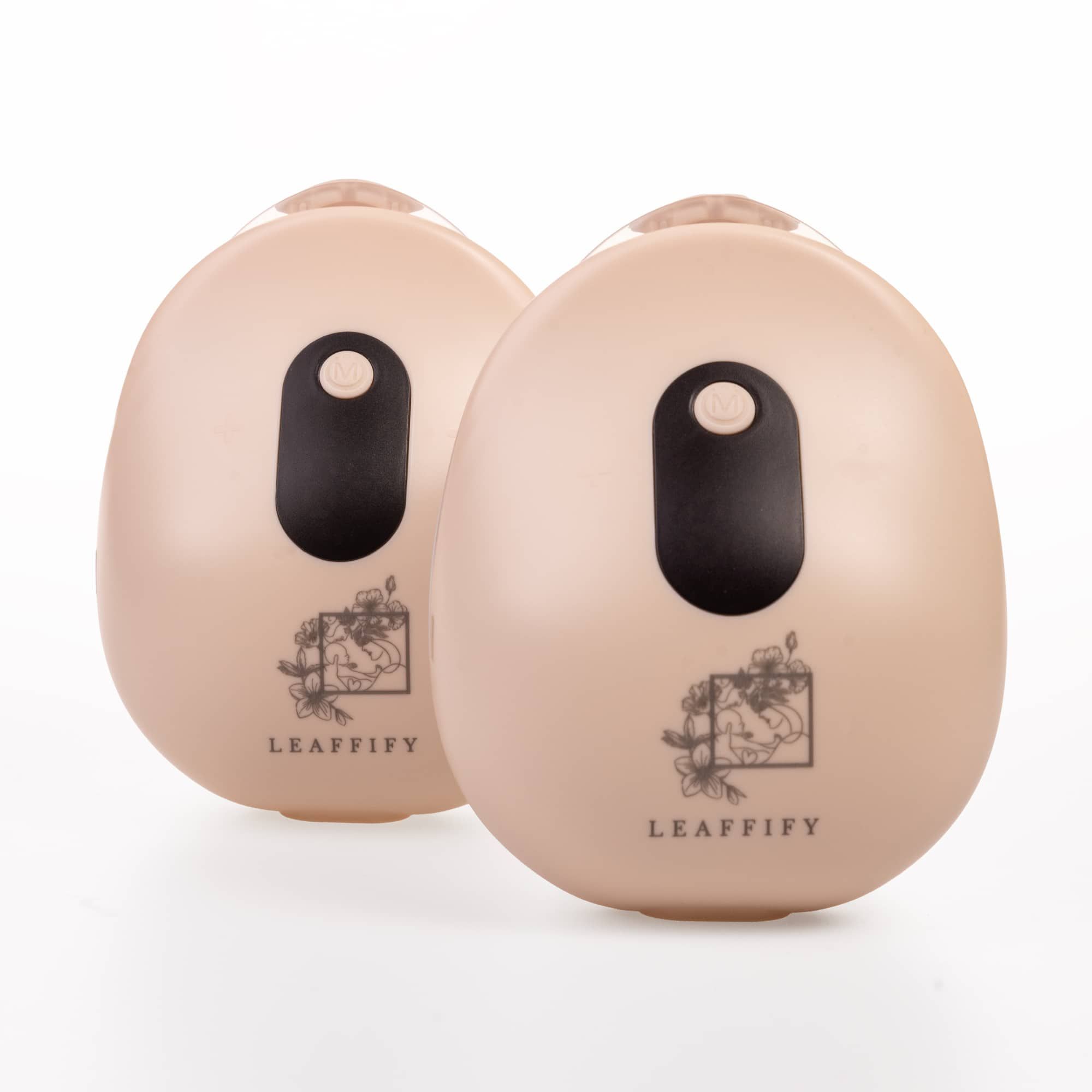 Productfotografie LEAFFIFY: Twee LEAFFIFY draagbare borstkolven, close-up. Stille, handsfree kolven voor moedermelk. Joep van Drunen Photography
